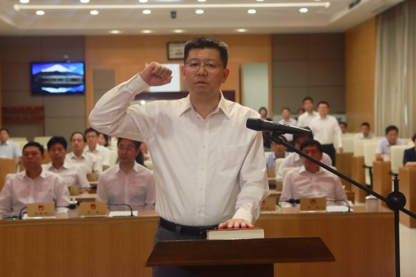 区五届人大常委会召开第十九次会议3.jpg