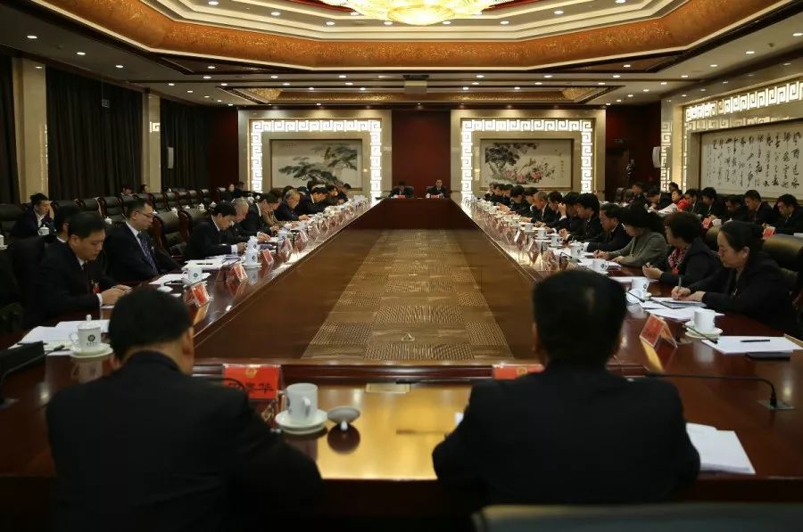 【会议专讯】区五届人大六次会议主席团举行第二次会议