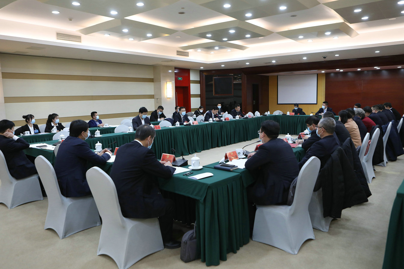 区五届人大七次会议召开代表团团长会议