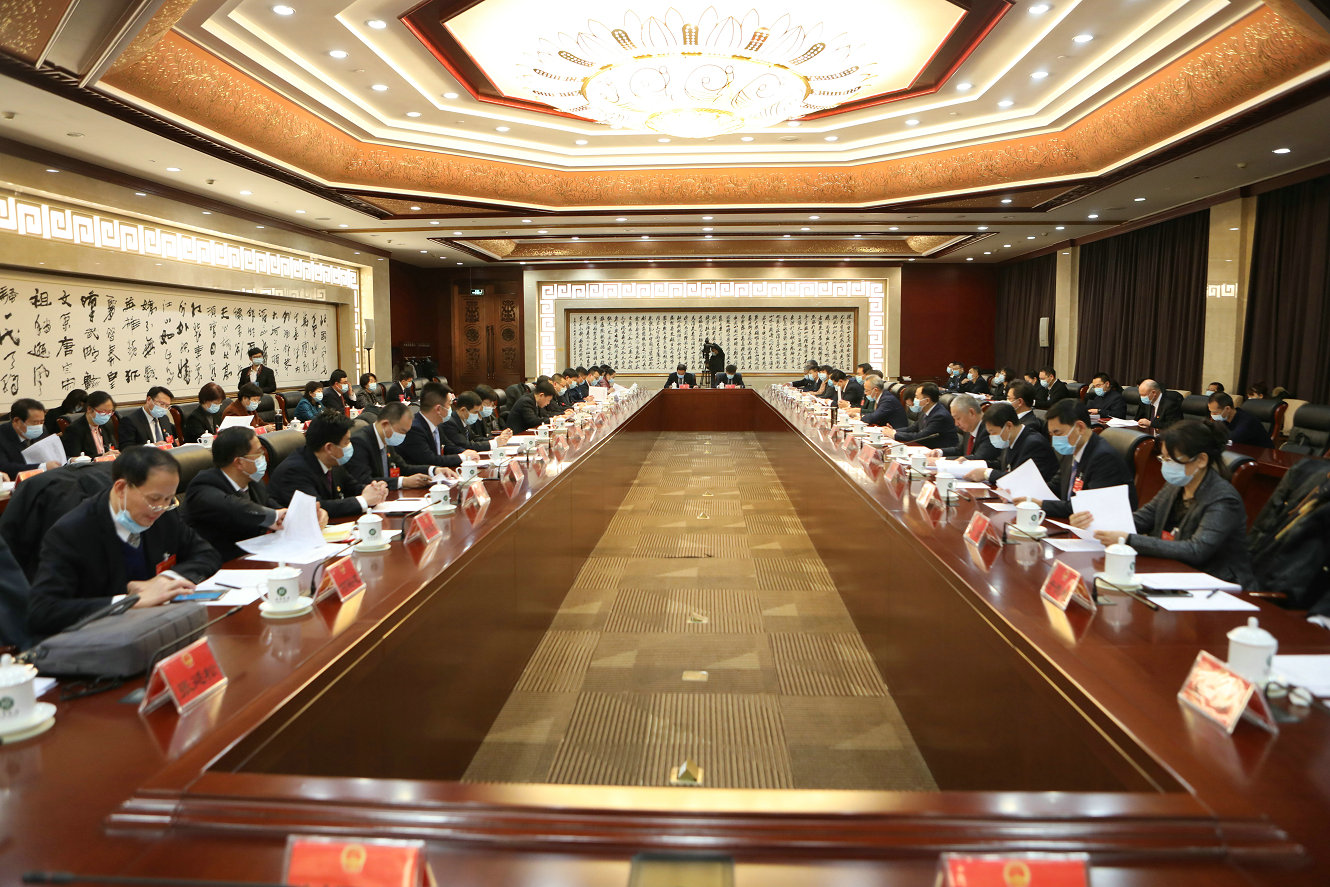 区五届人大七次会议主席团举行第二次会议