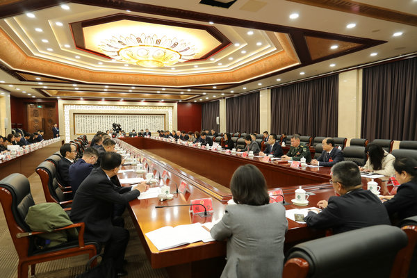 区六届人大六次会议主席团举行六次会议