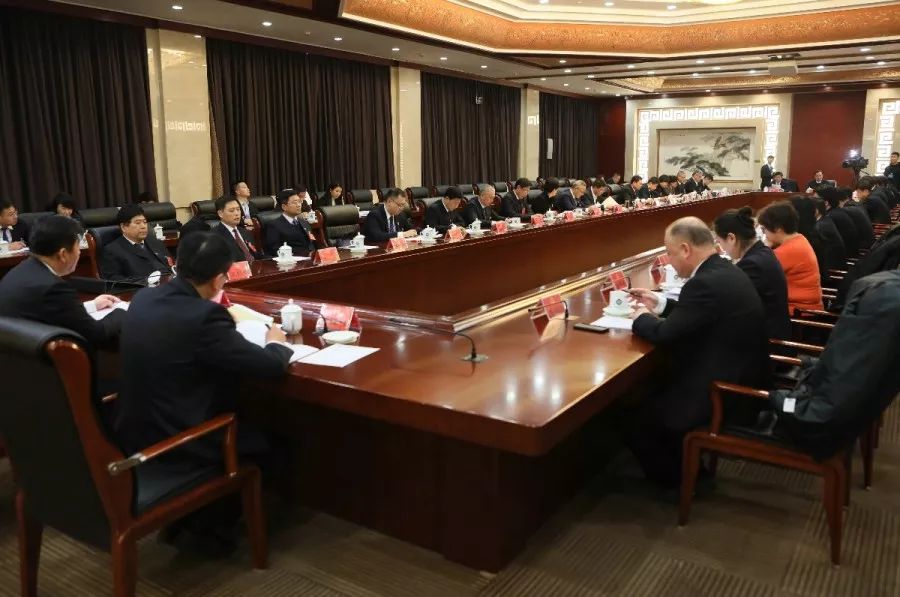 【会议专讯】区五届人大六次会议主席团举行第一次会议