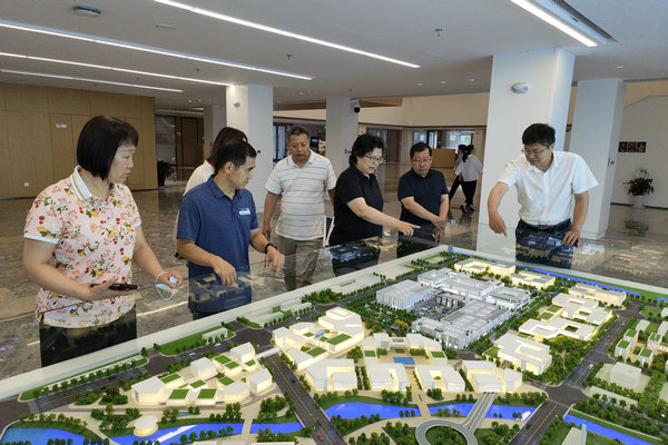 1怀柔区人大财经委调研审计工作报告和预算调整情况.jpg