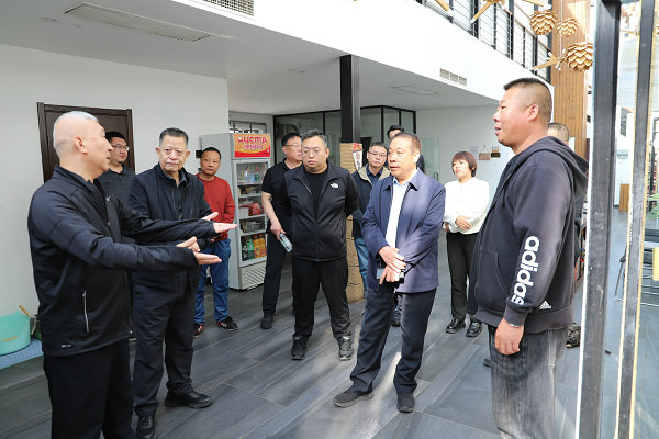 区人大农村委调研农村集体“三资”管理工作情况