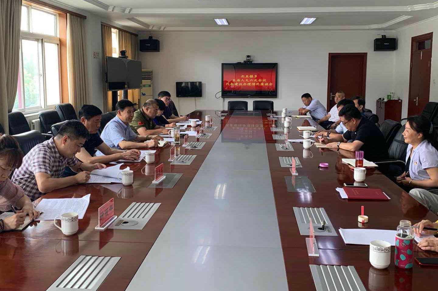 区人大常委会召开代表建议办理情况座谈会