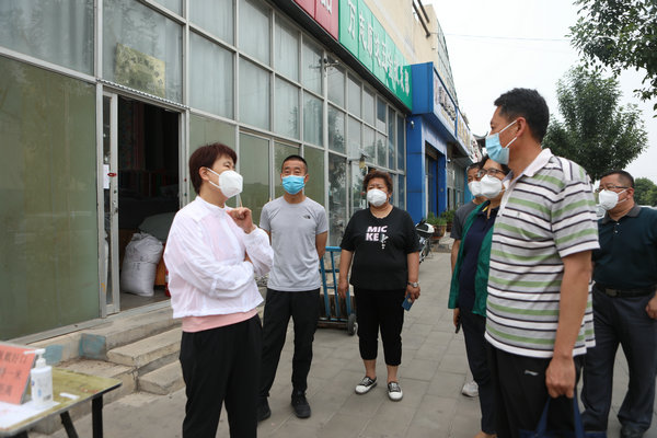 区人大常委会主任彭丽霞到泉河街道督导检查疫情防控工作