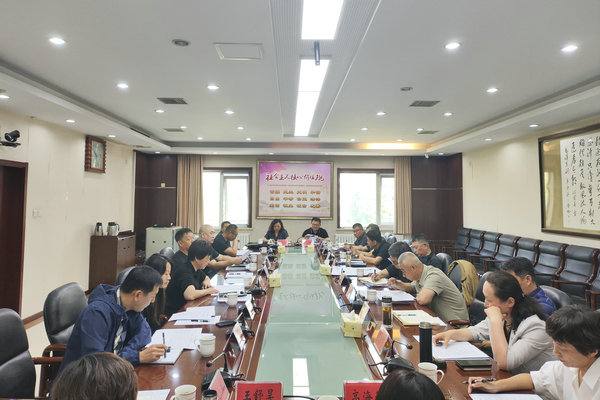 1怀柔区人大监察和司法委员会开展行政应诉工作调研.jpg