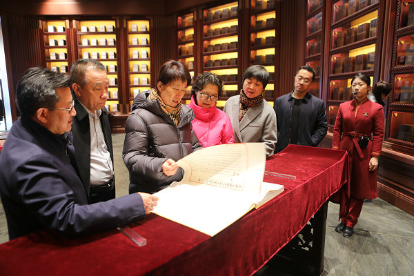 区人大常委会机关开展“三八”国际妇女节主题活动