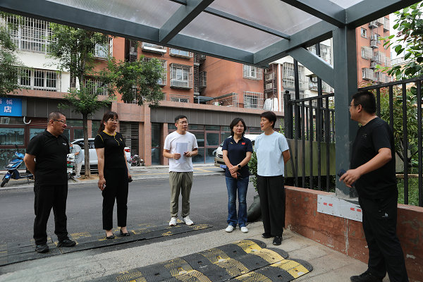区人大常委会领导深入所联系街道镇乡指导防汛备汛工作