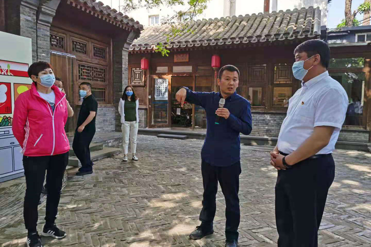 琉璃庙镇两级人大代表到朝阳门街道参观取经