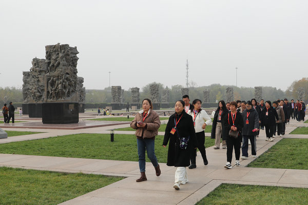 从线上课堂到卢沟桥畔的红色接力  --琉璃庙镇人大开展“铭记抗战历史·传承民族精神”系列活动