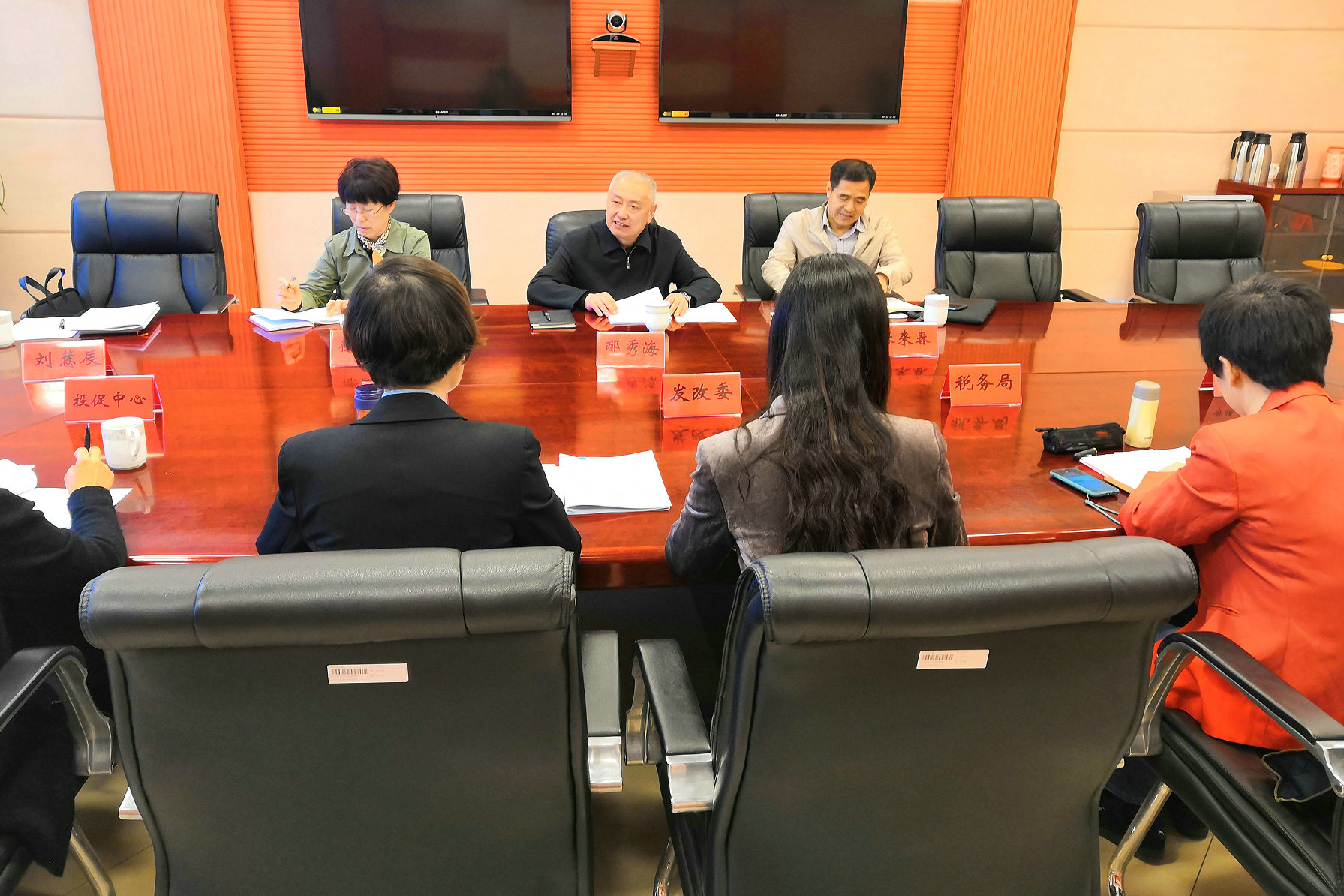 邴秀海副主任带队调研我区财源建设情况