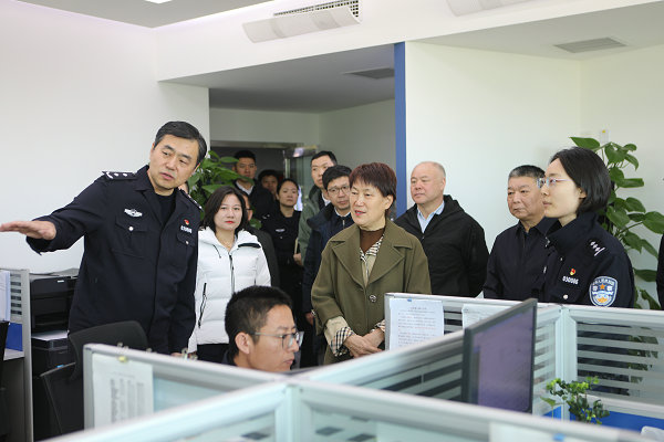 彭丽霞主任带队调研反电信网络诈骗工作