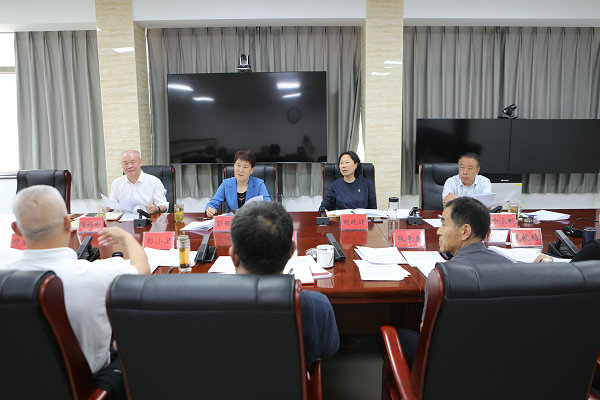区六届人大常委会召开第三十四次主任会议