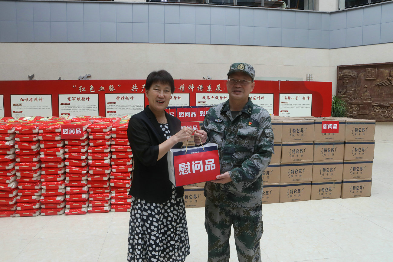 彭丽霞“八一”节前到航天工程大学走访慰问