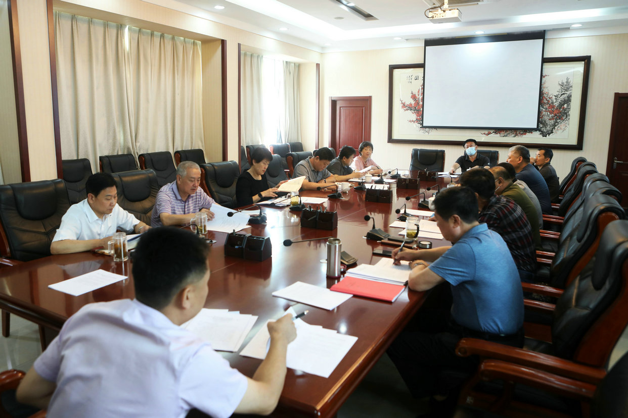 区五届人大常委会召开第五十一次主任会议