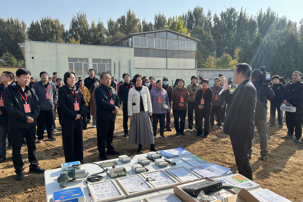 区人大常委会组织人大代表开展视察活动