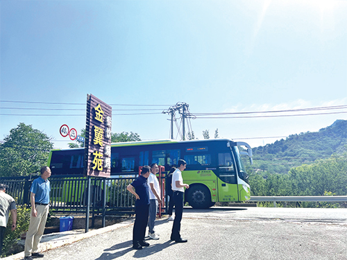04 公交线路调整 方便百姓出行1.jpg