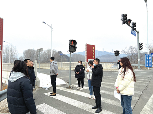 04 公交线路调整 方便百姓出行2.jpg