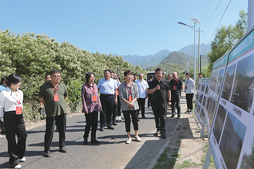 02 彭丽霞主任带队视察水务设施水毁修复工作开展情况.jpg