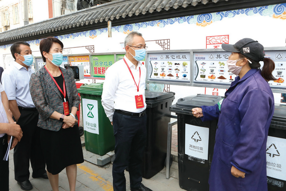 区人大常委会领导深入镇乡街道 开展“两条例”执法检查.bmp