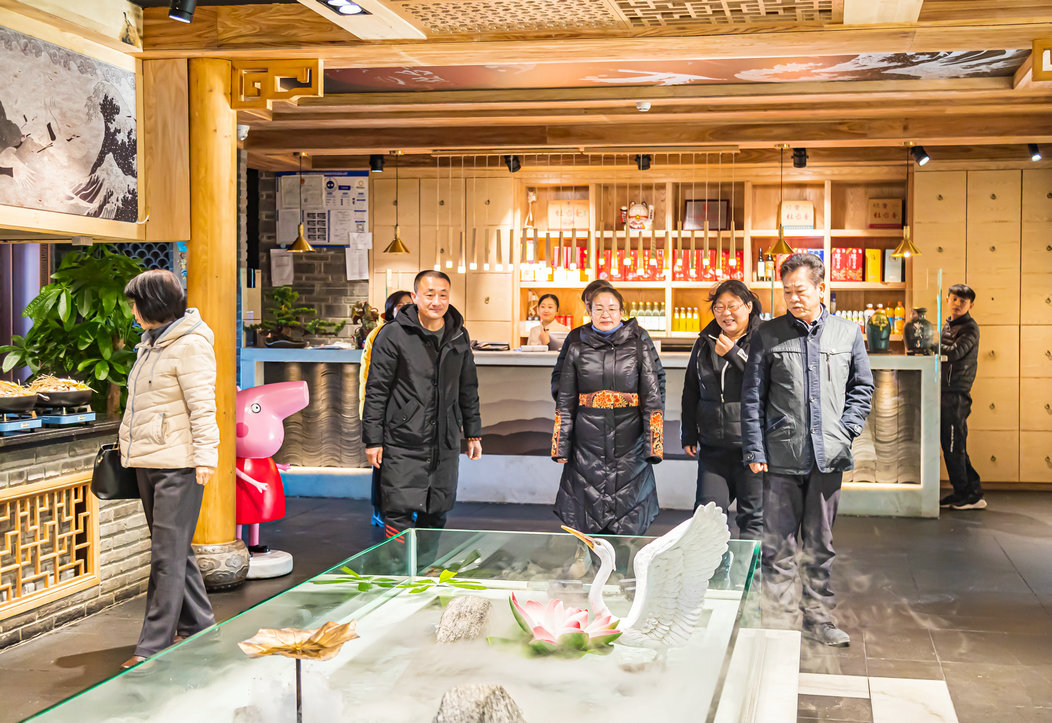 桥梓镇人大组织代表开展调研座谈活动