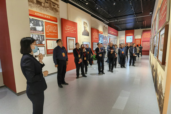 1北房镇人大组织代表开展参观学习活动.jpg