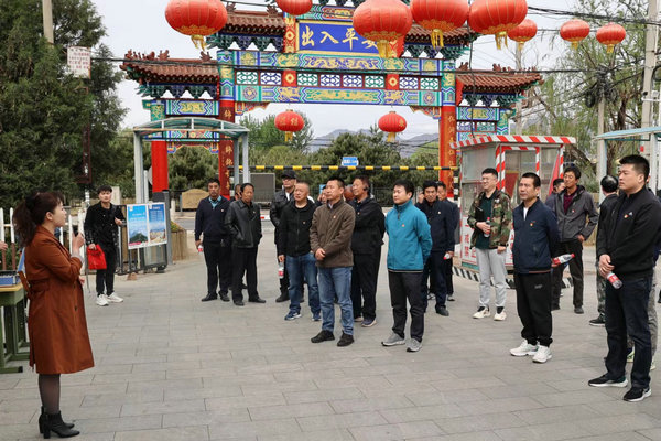 2长哨营满族乡人大开展代表参观学习活动.jpg
