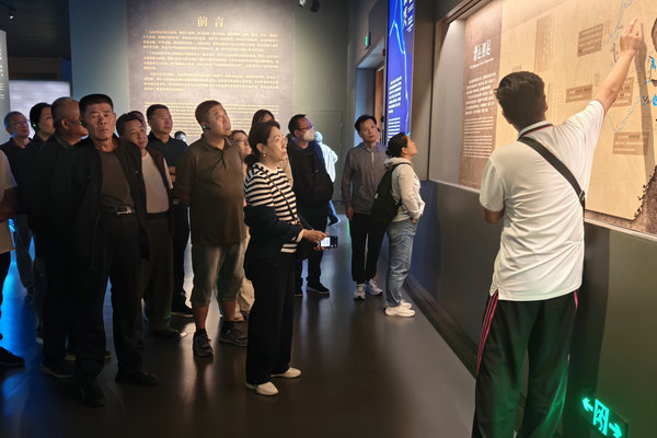 雁栖镇人大组织区镇两级代表开展参观学习活动