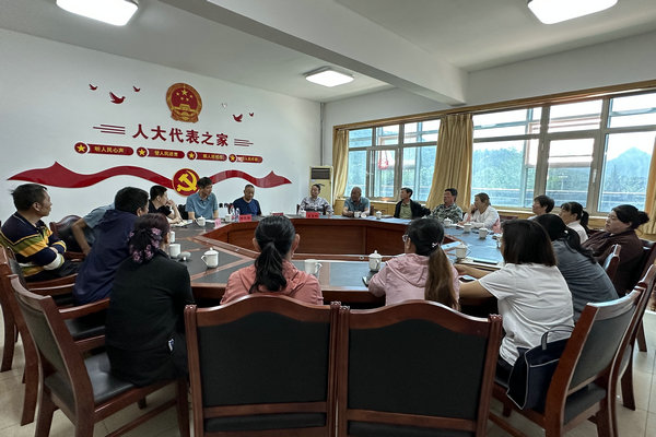 倾听百姓心中事 架起群众“连心桥”--喇叭沟门满族乡开展人大代表走访选民活动