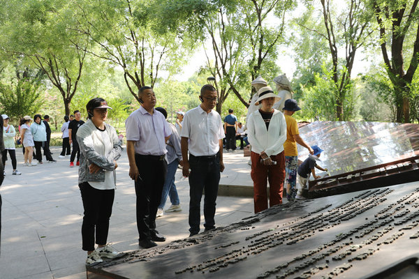 琉璃庙镇组织区镇两级人大代表开展参观学习活动
