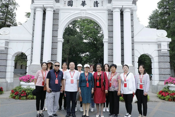 怀柔镇组织人大代表到清华大学参观学习
